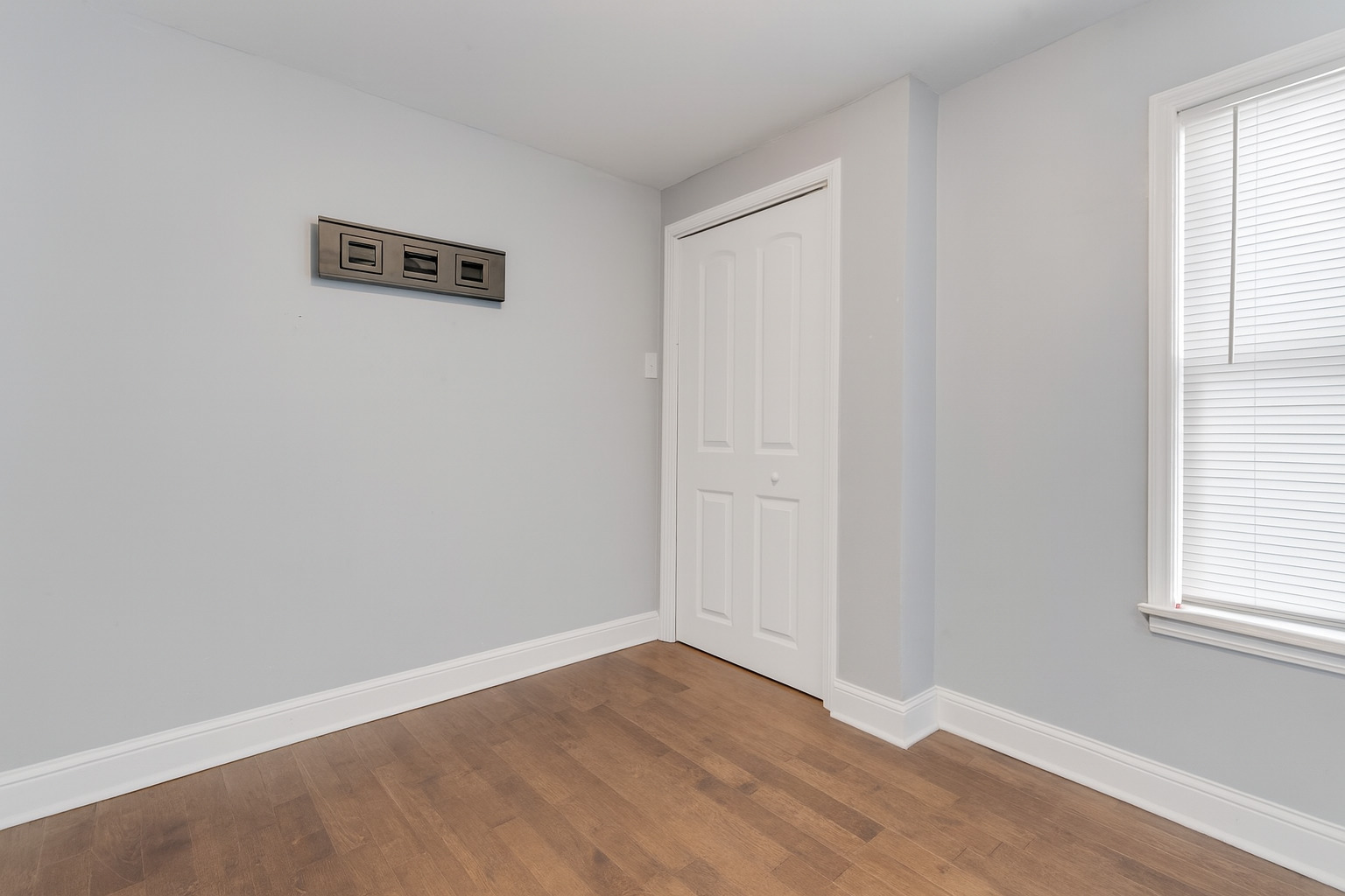 Harvey, Illinois 60426, United States, 3 Bedrooms Bedrooms, ,2 BathroomsBathrooms,Residential,Active,255123