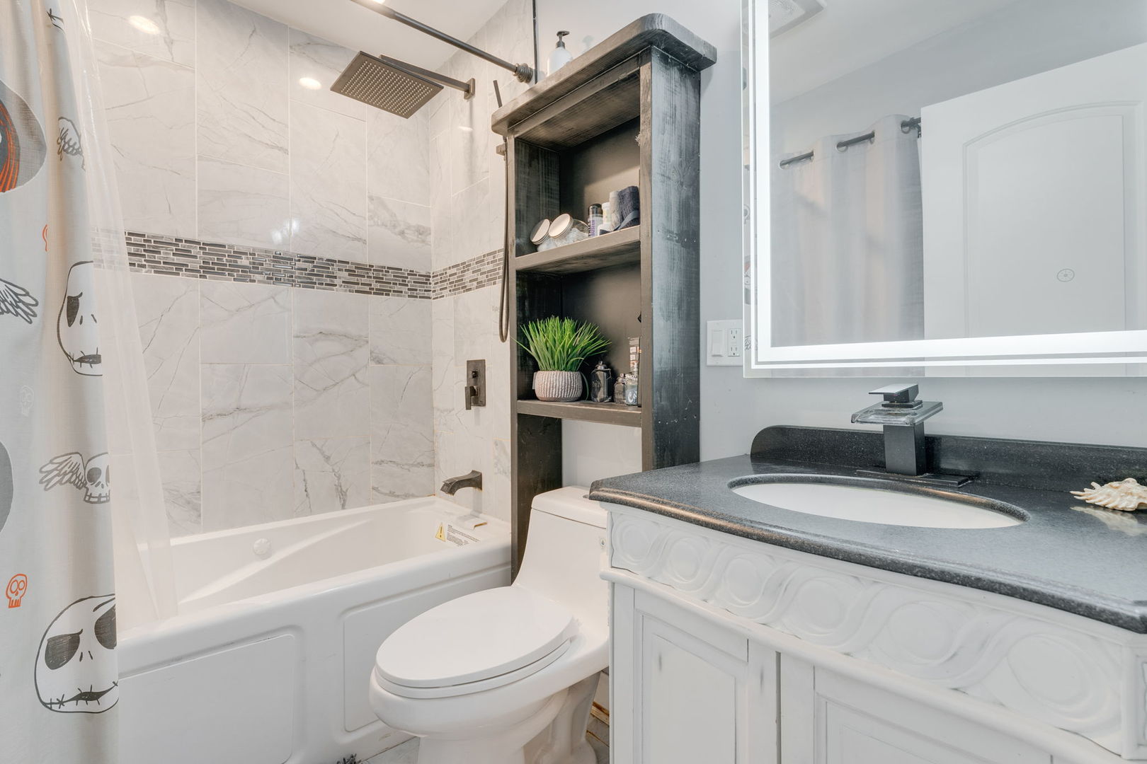 Harvey, Illinois 60426, United States, 3 Bedrooms Bedrooms, ,2 BathroomsBathrooms,Residential,Active,255123