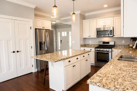 Tiny photo for 6114 W Clairemont Court, Edwards, IL 61528 (MLS # 12652027)