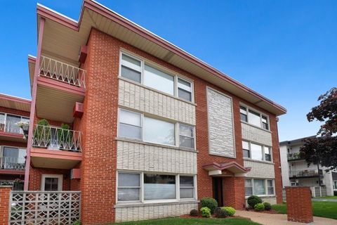 Tiny photo for 3023 N Paris Avenue #108, River Grove, IL 60171 (MLS # 12498973)