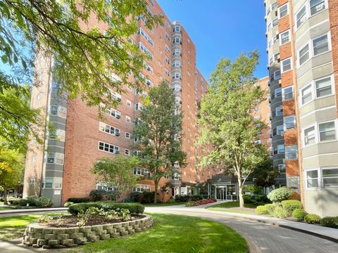 4950 N Marine Drive 209 Chicago IL 60640