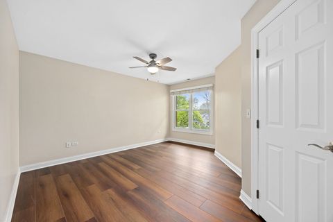 Tiny photo for 4001 Washington Street, Downers Grove, IL 60515 (MLS # 12555286)