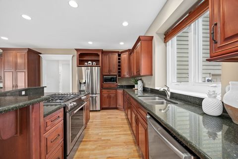 Tiny photo for 4001 Washington Street, Downers Grove, IL 60515 (MLS # 12555286)