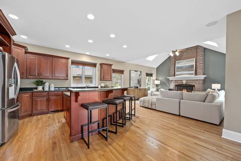 Tiny photo for 4001 Washington Street, Downers Grove, IL 60515 (MLS # 12555286)