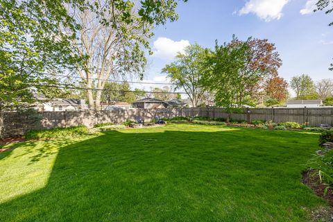 Tiny photo for 4001 Washington Street, Downers Grove, IL 60515 (MLS # 12555286)