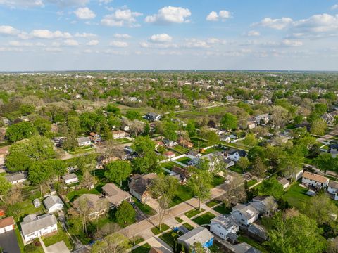 Tiny photo for 4001 Washington Street, Downers Grove, IL 60515 (MLS # 12555286)