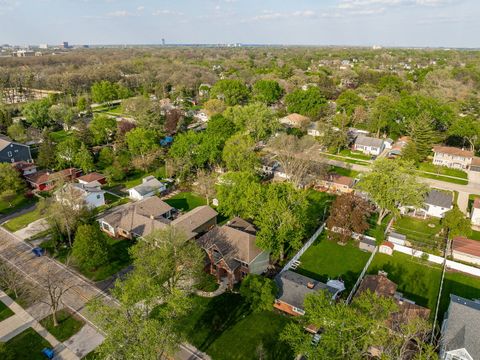 Tiny photo for 4001 Washington Street, Downers Grove, IL 60515 (MLS # 12555286)