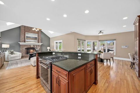 Tiny photo for 4001 Washington Street, Downers Grove, IL 60515 (MLS # 12555286)