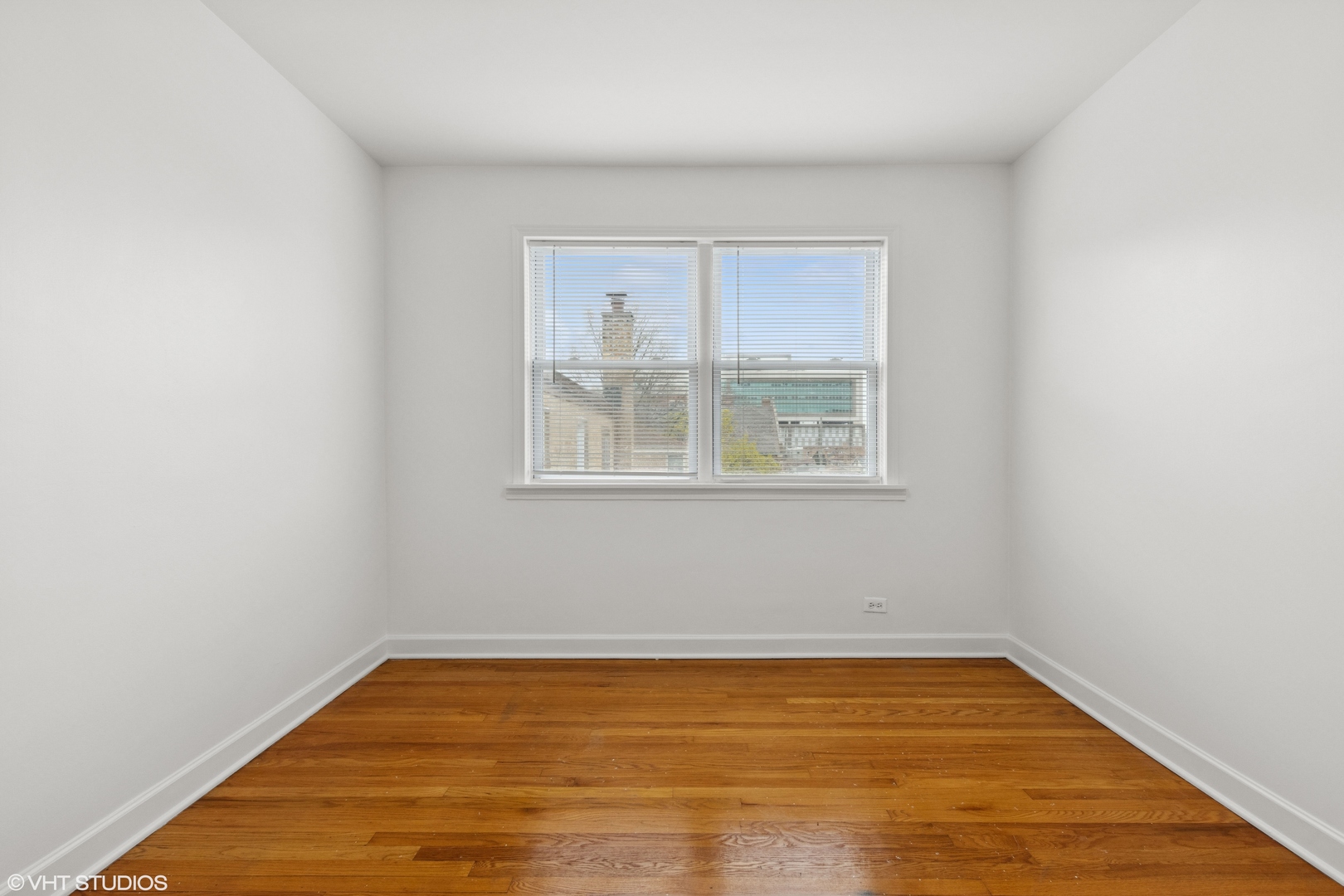 2642 W Foster Avenue 304