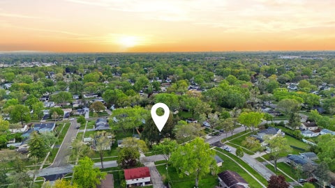 Tiny photo for 231 Saint Marys Parkway, Buffalo Grove, IL 60089 (MLS # 12687083)
