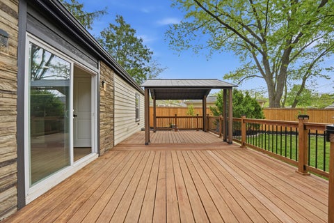 Tiny photo for 231 Saint Marys Parkway, Buffalo Grove, IL 60089 (MLS # 12687083)