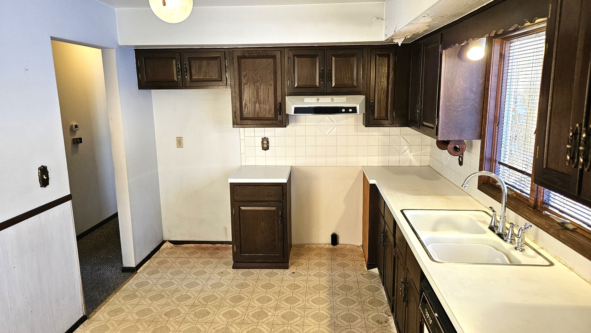 Rockford, Illinois 61109, United States, 3 Bedrooms Bedrooms, ,1 BathroomBathrooms,Residential,Active,252506