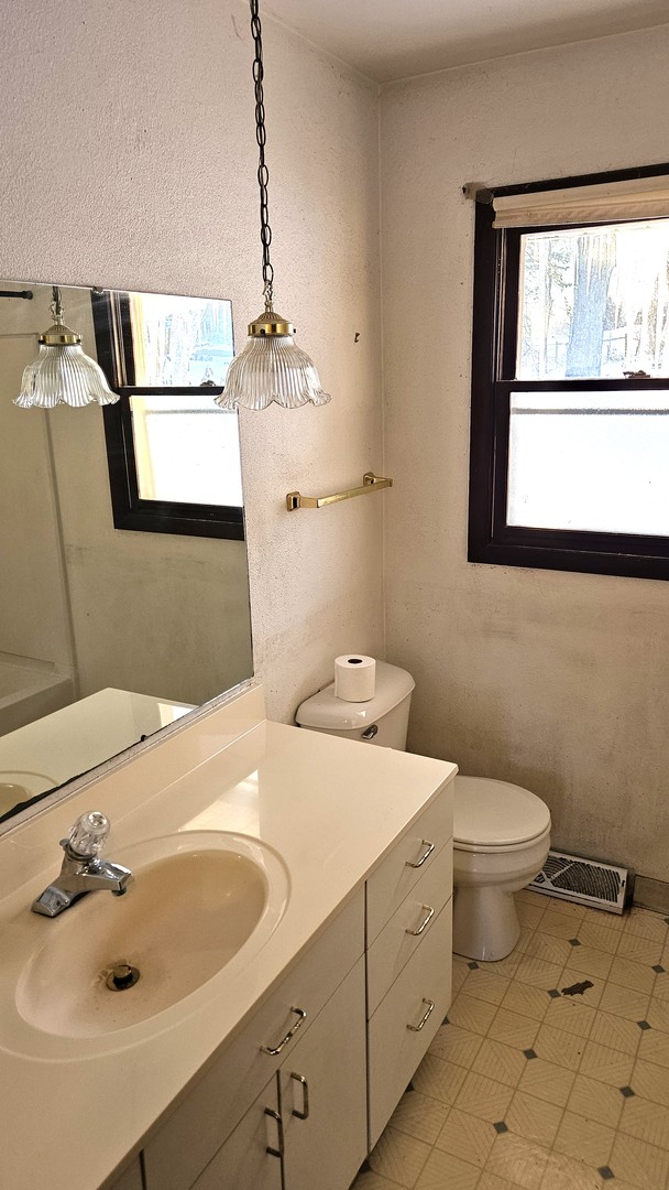 Rockford, Illinois 61109, United States, 3 Bedrooms Bedrooms, ,1 BathroomBathrooms,Residential,Active,252506