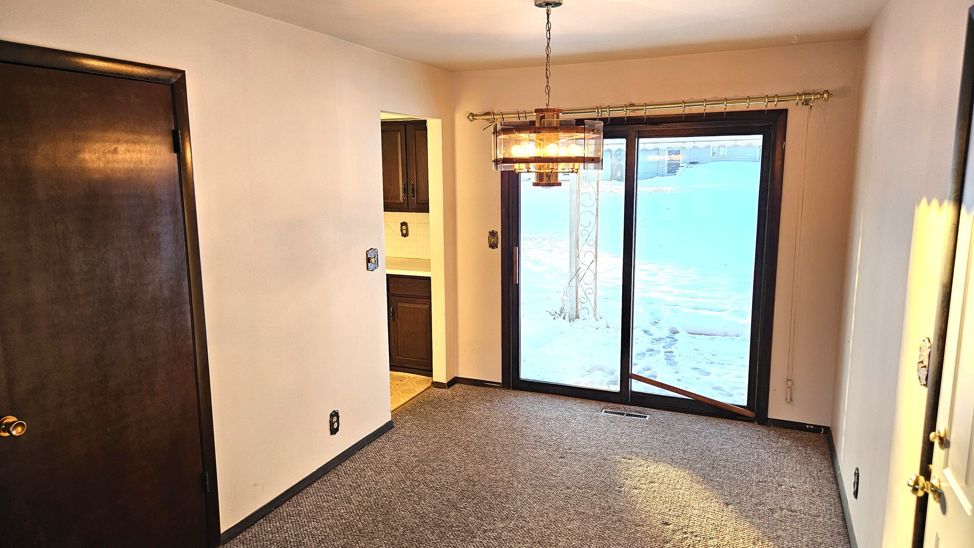 Rockford, Illinois 61109, United States, 3 Bedrooms Bedrooms, ,1 BathroomBathrooms,Residential,Active,252506