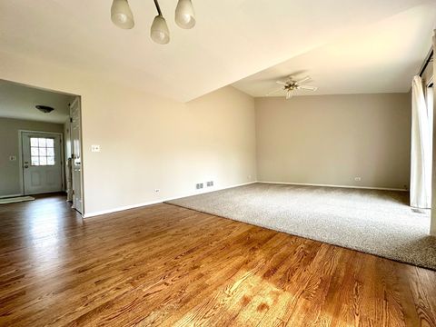Tiny photo for 1833 Barnhill Drive, Mundelein, IL 60060 (MLS # 12604861)