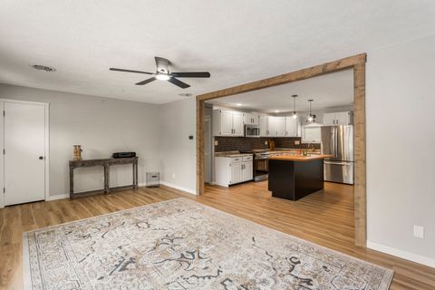 Tiny photo for 402 S Washington Street, Saybrook, IL 61770 (MLS # 12532331)