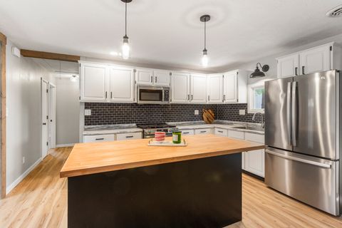 Tiny photo for 402 S Washington Street, Saybrook, IL 61770 (MLS # 12532331)