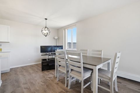 Tiny photo for 9740 S Pulaski Road #605, Oak Lawn, IL 60453 (MLS # 12606939)