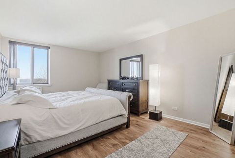 Tiny photo for 9740 S Pulaski Road #605, Oak Lawn, IL 60453 (MLS # 12606939)