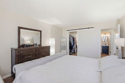 Tiny photo for 9740 S Pulaski Road #605, Oak Lawn, IL 60453 (MLS # 12606939)