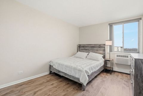 Tiny photo for 9740 S Pulaski Road #605, Oak Lawn, IL 60453 (MLS # 12606939)