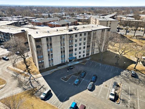 Tiny photo for 9740 S Pulaski Road #605, Oak Lawn, IL 60453 (MLS # 12606939)