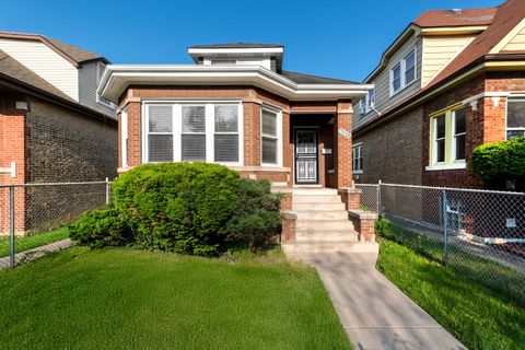 Photo of 9028 S Ada Street, Chicago, IL 60620 (MLS # 12367873)