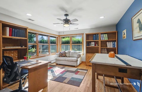 Tiny photo for 907 Sherwood Drive, Prospect Heights, IL 60070 (MLS # 12777951)