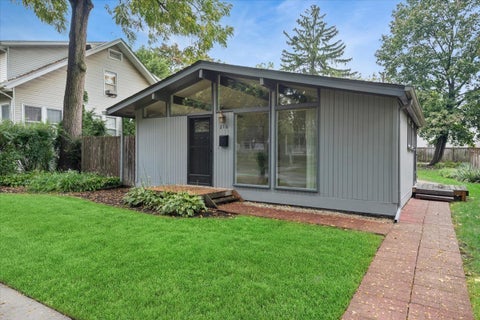 Tiny photo for 216 Broadway Street, Libertyville, IL 60048 (MLS # 12772731)