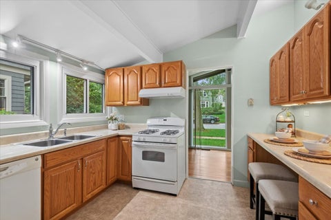 Tiny photo for 216 Broadway Street, Libertyville, IL 60048 (MLS # 12772731)