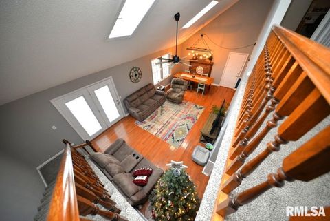 Tiny photo for 824 McCauley Lane, Mt Vernon, IL 62864 (MLS # EB460670)