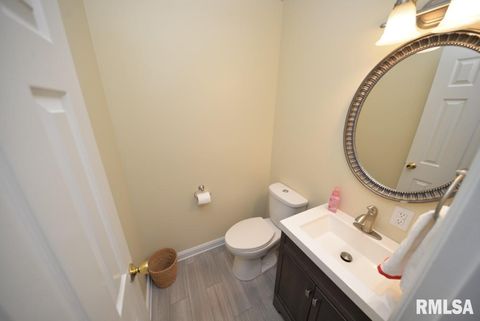 Tiny photo for 824 McCauley Lane, Mt Vernon, IL 62864 (MLS # EB460670)