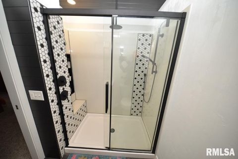 Tiny photo for 824 McCauley Lane, Mt Vernon, IL 62864 (MLS # EB460670)