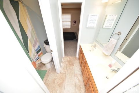 Tiny photo for 824 McCauley Lane, Mt Vernon, IL 62864 (MLS # EB460670)