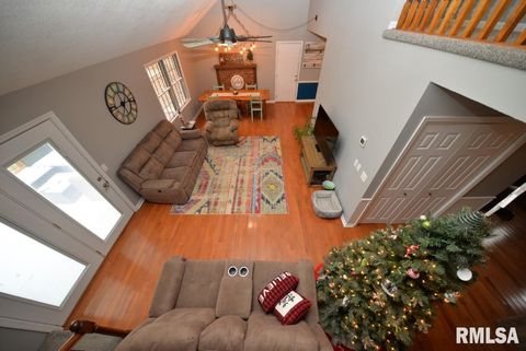 Tiny photo for 824 McCauley Lane, Mt Vernon, IL 62864 (MLS # EB460670)