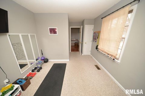 Tiny photo for 824 McCauley Lane, Mt Vernon, IL 62864 (MLS # EB460670)