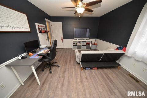 Tiny photo for 824 McCauley Lane, Mt Vernon, IL 62864 (MLS # EB460670)