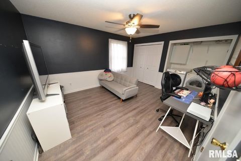 Tiny photo for 824 McCauley Lane, Mt Vernon, IL 62864 (MLS # EB460670)