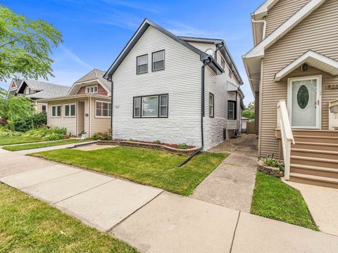 Tiny photo for 921 N Humphrey Avenue, Oak Park, IL 60302 (MLS # 12478370)