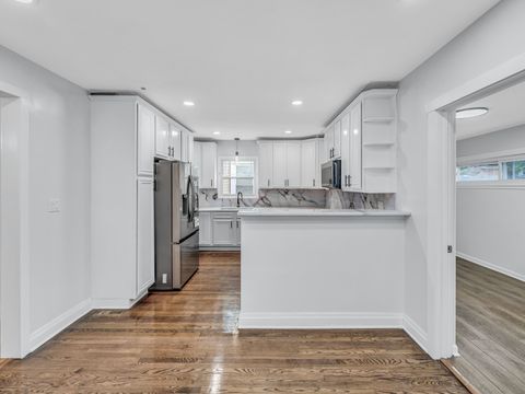 Tiny photo for 921 N Humphrey Avenue, Oak Park, IL 60302 (MLS # 12478370)