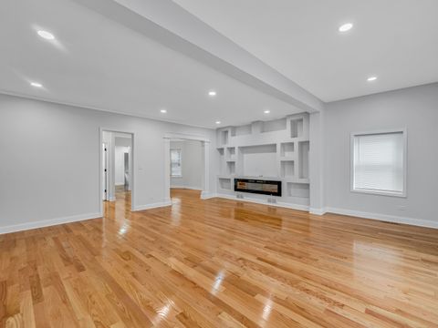 Tiny photo for 921 N Humphrey Avenue, Oak Park, IL 60302 (MLS # 12478370)