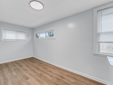 Tiny photo for 921 N Humphrey Avenue, Oak Park, IL 60302 (MLS # 12478370)