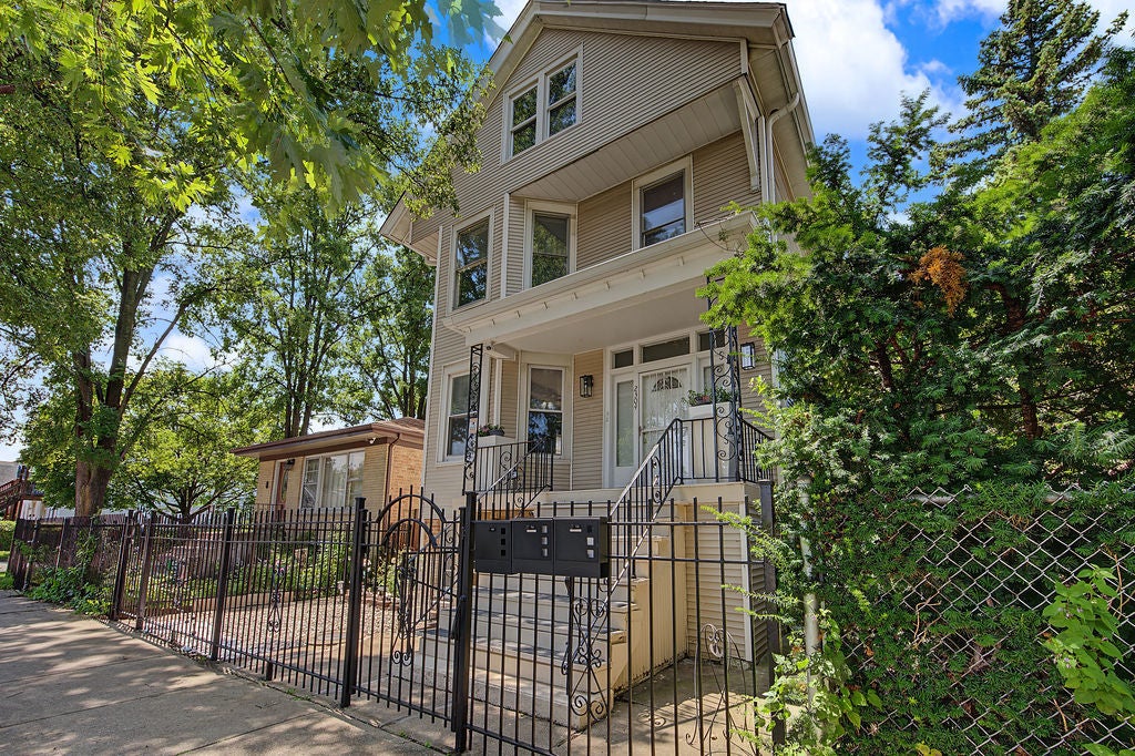 2304 N Monitor Avenue