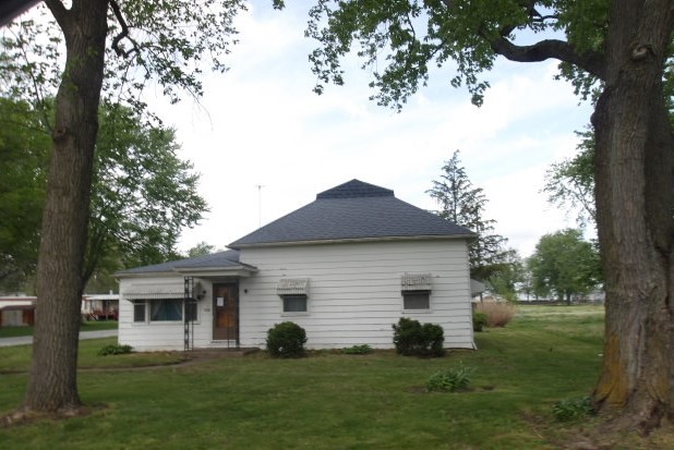 402 E Freemont Street