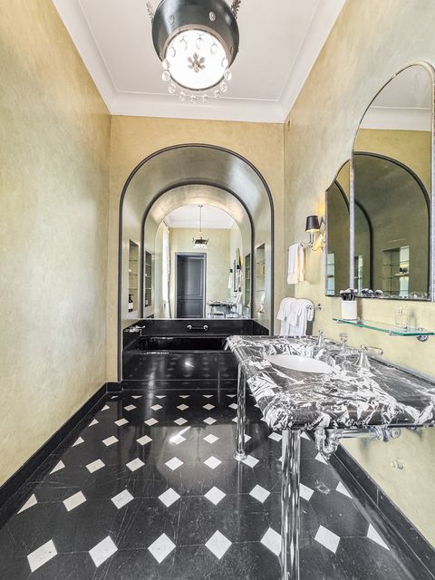 Tiny photo for 1260 N Astor Street #7, Chicago, IL 60610 (MLS # 12558103)