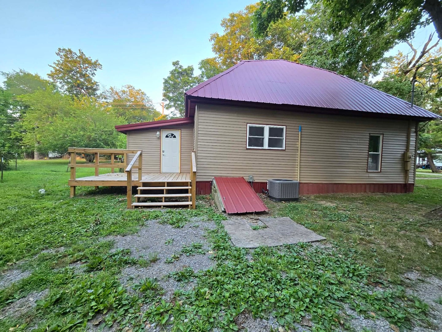 602 W CHERRY Street