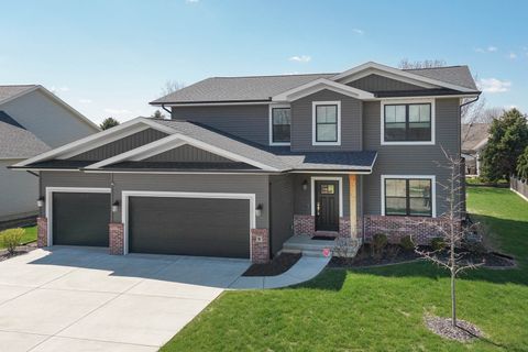 Photo of 9 Brookstone Circle, Bloomington, IL 61704 (MLS # 12612806)