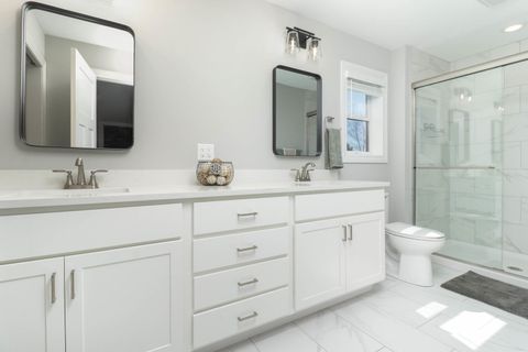 Tiny photo for 9 Brookstone Circle, Bloomington, IL 61704 (MLS # 12612806)