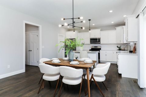 Tiny photo for 9 Brookstone Circle, Bloomington, IL 61704 (MLS # 12612806)