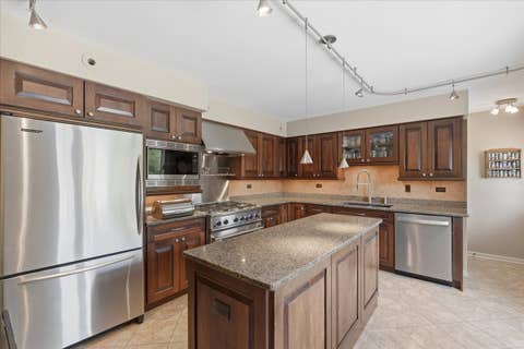 Tiny photo for 520 W Merri Oaks Road, Barrington Hills, IL 60010 (MLS # 12708448)